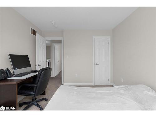 52 Pearl Street, Wasaga Beach, ON - Indoor Photo Showing Other Room