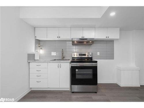 52 Pearl Street, Wasaga Beach, ON - Indoor Photo Showing Kitchen