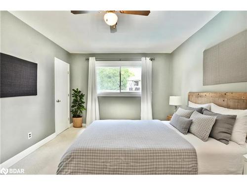 5 Creswick Court, Barrie, ON - Indoor Photo Showing Bedroom