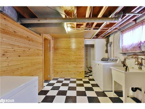 5 Creswick Court, Barrie, ON - Indoor Photo Showing Laundry Room