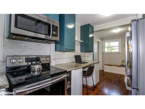 2208 Willard Avenue, Innisfil, ON - Indoor Photo Showing Kitchen