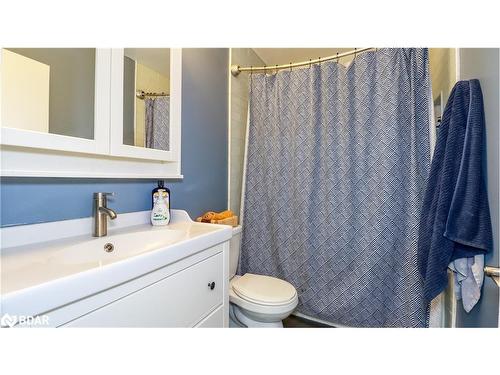 2208 Willard Avenue, Innisfil, ON - Indoor Photo Showing Bathroom