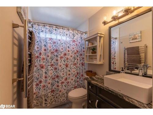 2263 25Th Sideroad, Innisfil, ON - Indoor Photo Showing Bathroom