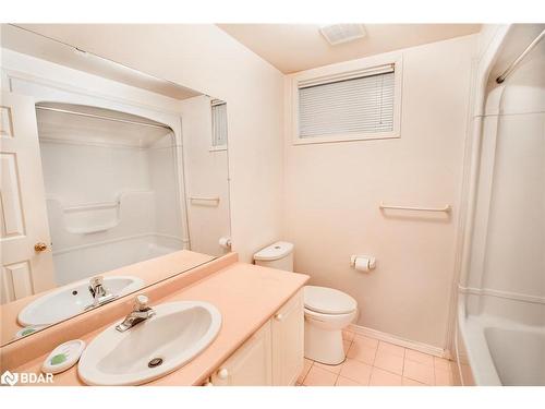 17 Mayfair Drive, Barrie, ON - Indoor Photo Showing Bathroom