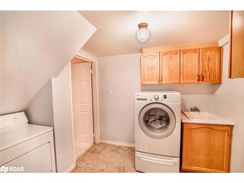 17 Mayfair Drive, Barrie, ON - Indoor Photo Showing Laundry Room