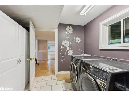 100 Pine Post Road, Keswick, ON - Indoor Photo Showing Laundry Room