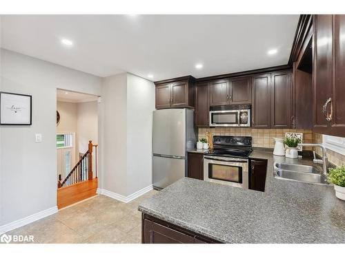 100 Pine Post Road, Keswick, ON - Indoor Photo Showing Kitchen With Double Sink