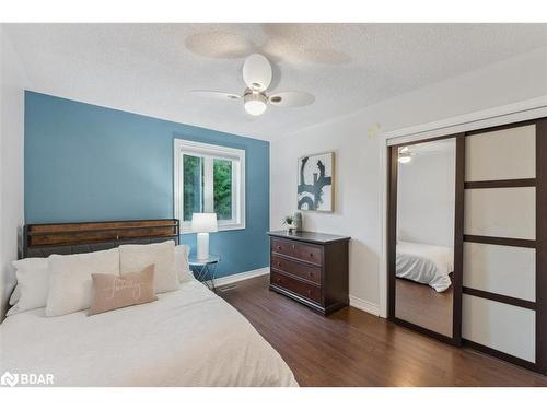 100 Pine Post Road, Keswick, ON - Indoor Photo Showing Bedroom