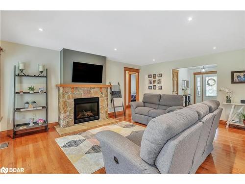 5 Northwood Court, Oro-Medonte, ON - Indoor Photo Showing Living Room With Fireplace