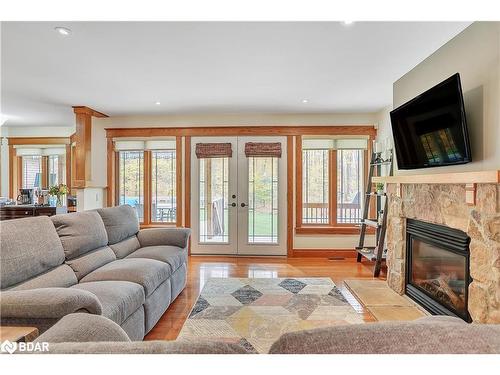 5 Northwood Court, Oro-Medonte, ON - Indoor Photo Showing Living Room With Fireplace