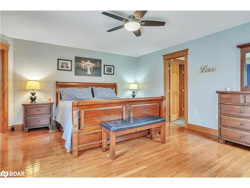 5 Northwood Court, Oro-Medonte, ON - Indoor Photo Showing Bedroom