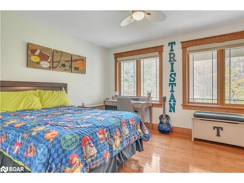 5 Northwood Court, Oro-Medonte, ON - Indoor Photo Showing Bedroom