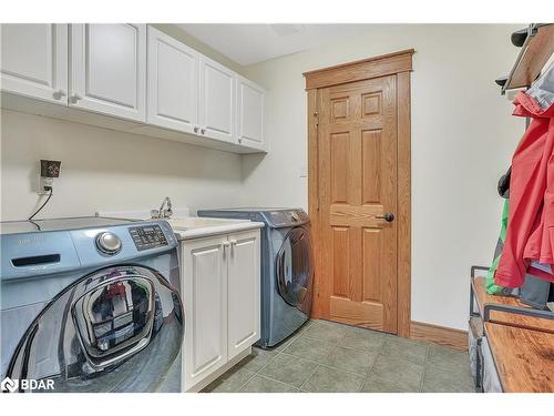 5 Northwood Court, Oro-Medonte, ON - Indoor Photo Showing Laundry Room