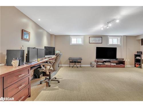 5 Northwood Court, Oro-Medonte, ON - Indoor Photo Showing Office