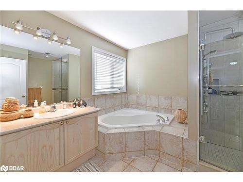 17 Via Romano Way, Brampton, ON - Indoor Photo Showing Bathroom