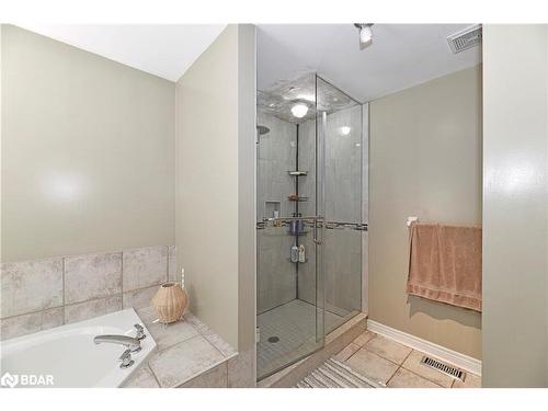 17 Via Romano Way, Brampton, ON - Indoor Photo Showing Bathroom