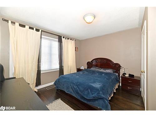 17 Via Romano Way, Brampton, ON - Indoor Photo Showing Bedroom