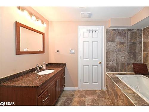 17 Via Romano Way, Brampton, ON - Indoor Photo Showing Bathroom