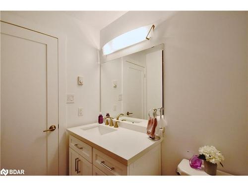 6-51 Ferndale Drive S, Barrie, ON - Indoor Photo Showing Bathroom