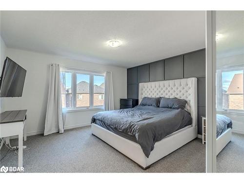 2252 Grainger Loop, Innisfil, ON - Indoor Photo Showing Bedroom