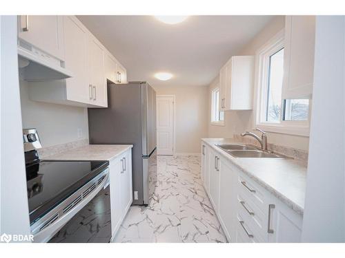 43 Charlbrook Avenue, Barrie, ON - Indoor Photo Showing Kitchen With Double Sink