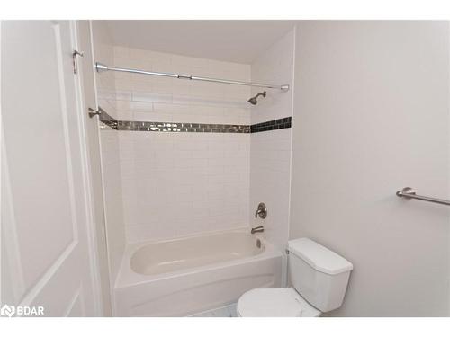 43 Charlbrook Avenue, Barrie, ON - Indoor Photo Showing Bathroom