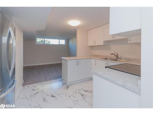 43 Charlbrook Avenue, Barrie, ON - Indoor Photo Showing Kitchen With Double Sink