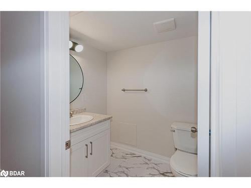 43 Charlbrook Avenue, Barrie, ON - Indoor Photo Showing Bathroom