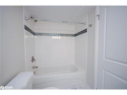 43 Charlbrook Avenue, Barrie, ON - Indoor Photo Showing Bathroom