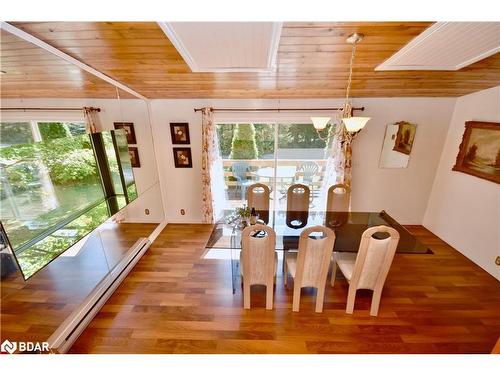 1166 Gill Road, Midhurst, ON - Indoor Photo Showing Dining Room