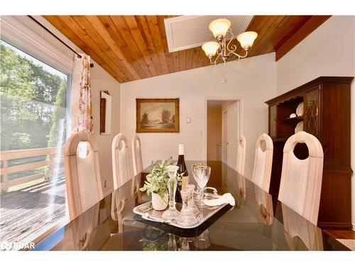 1166 Gill Road, Midhurst, ON - Indoor Photo Showing Dining Room