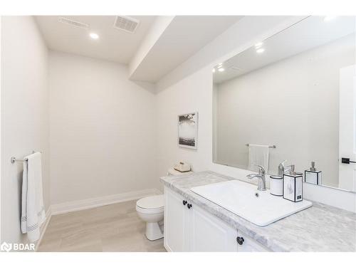 268 Dock Road, Barrie, ON - Indoor Photo Showing Bathroom