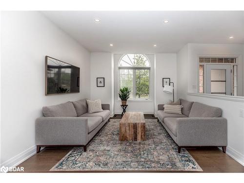 268 Dock Road, Barrie, ON - Indoor Photo Showing Living Room