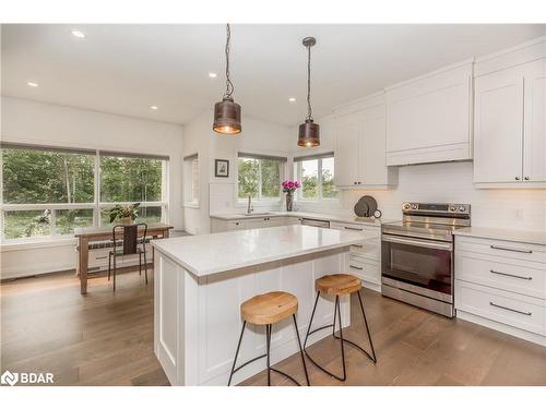 268 Dock Road, Barrie, ON - Indoor Photo Showing Kitchen With Upgraded Kitchen