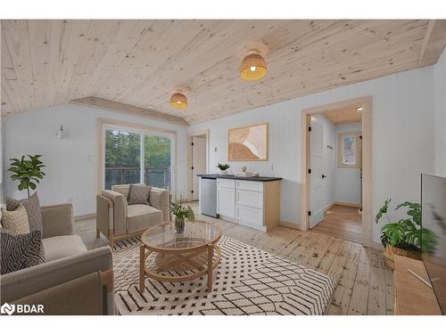 3-1148 Muldrew Lake Road, Gravenhurst, ON - Indoor Photo Showing Living Room