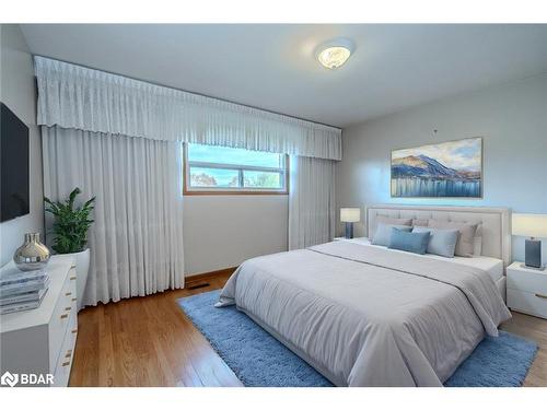 50 St Andrews Boulevard, Toronto, ON - Indoor Photo Showing Bedroom