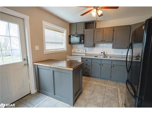 539 Bruce Avenue, Greater Sudbury, ON - Indoor Photo Showing Kitchen With Double Sink