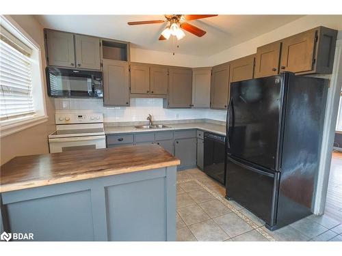 539 Bruce Avenue, Greater Sudbury, ON - Indoor Photo Showing Kitchen With Double Sink