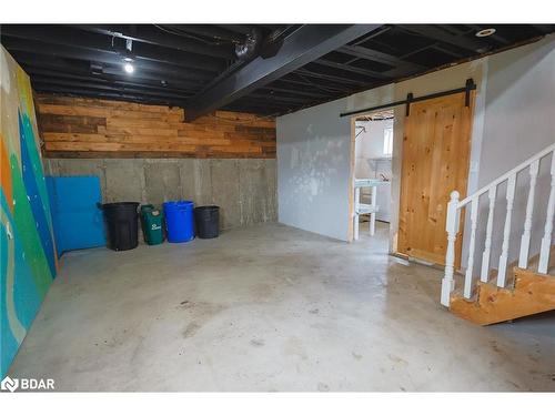 539 Bruce Avenue, Greater Sudbury, ON - Indoor Photo Showing Garage