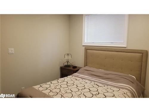 1668 Angus Street, Innisfil, ON - Indoor Photo Showing Bedroom