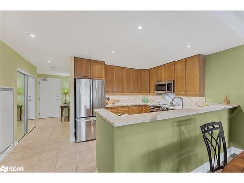 609-6 Toronto Street, Barrie, ON - Indoor Photo Showing Kitchen With Stainless Steel Kitchen