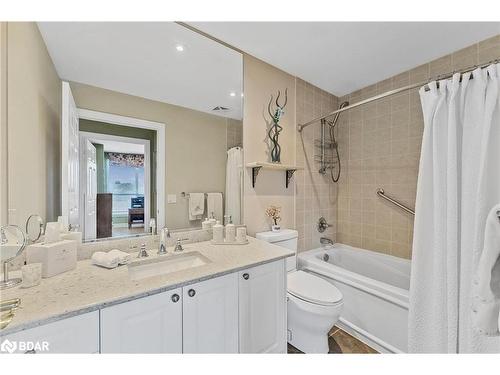 609-6 Toronto Street, Barrie, ON - Indoor Photo Showing Bathroom