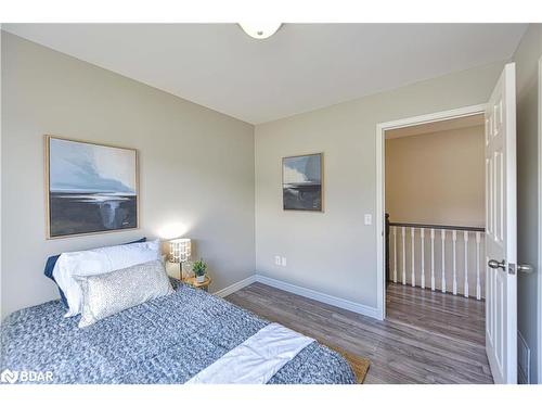 25-800 West Ridge Boulevard, Orillia, ON - Indoor Photo Showing Bedroom