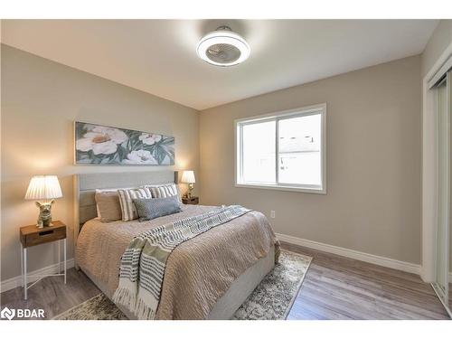 25-800 West Ridge Boulevard, Orillia, ON - Indoor Photo Showing Bedroom