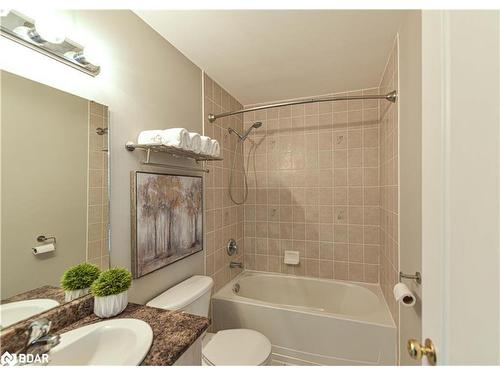 25-800 West Ridge Boulevard, Orillia, ON - Indoor Photo Showing Bathroom