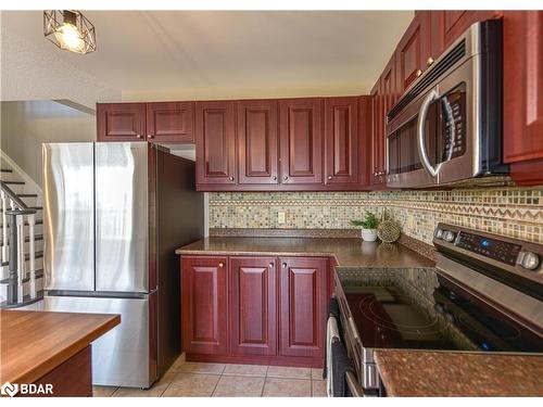 25-800 West Ridge Boulevard, Orillia, ON - Indoor Photo Showing Kitchen