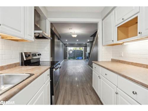 57 Arbour Glen Crescent, London, ON - Indoor Photo Showing Kitchen