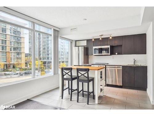 201-15 Brunel Court, Toronto, ON - Indoor Photo Showing Kitchen