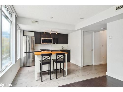 201-15 Brunel Court, Toronto, ON - Indoor Photo Showing Kitchen