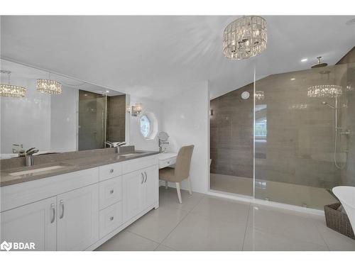 938 Corner Avenue, Lefroy, ON - Indoor Photo Showing Bathroom